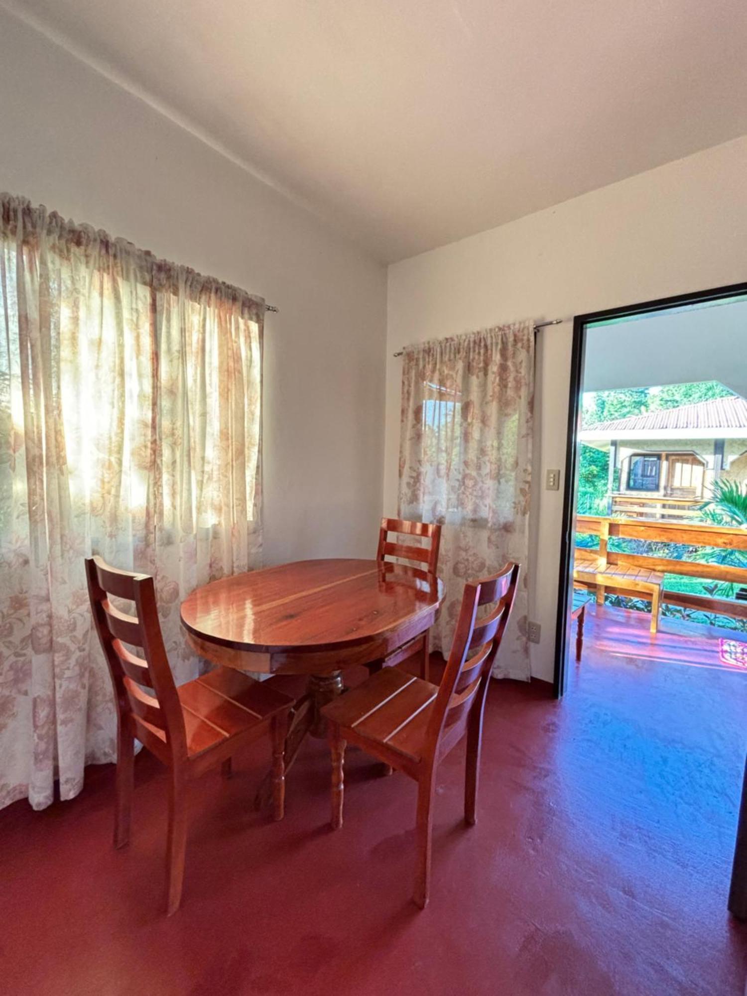 Luzville Transient House - Port Barton Itaytay Luaran gambar